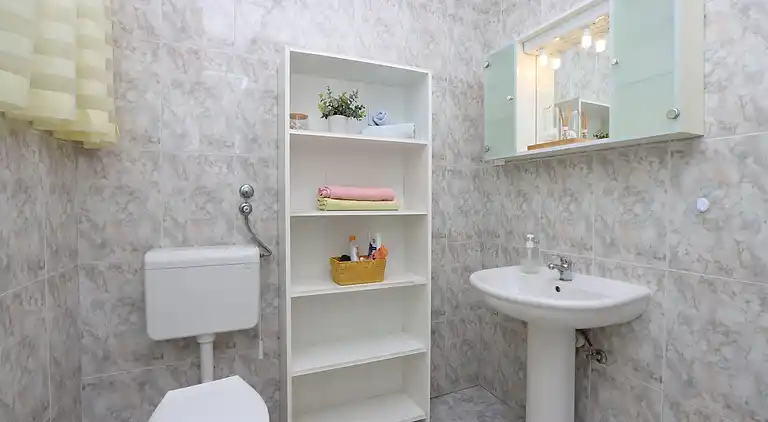 Studio flat with terrace Pinezići, Krk (AS-18967-a)