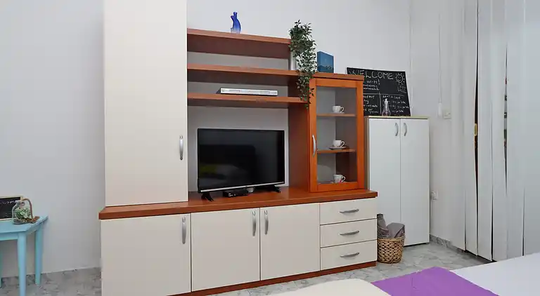 Studio flat with terrace Pinezići, Krk (AS-18967-a)