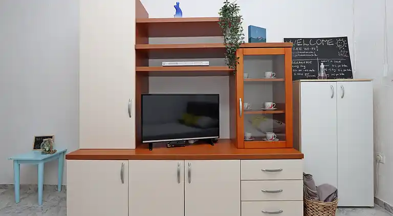 Studio flat with terrace Pinezići, Krk (AS-18967-a)