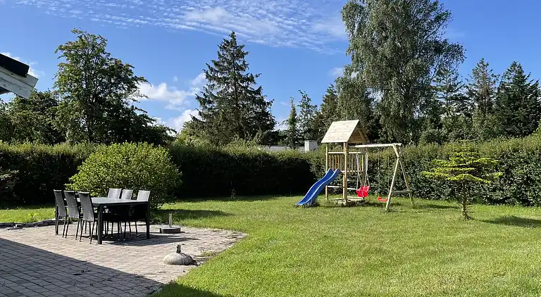 Schönes Ferienhaus mit uneinsehbarem Garten.