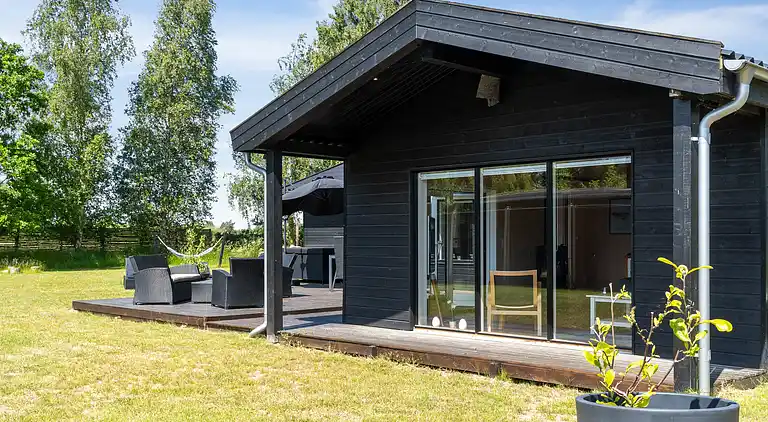 Lovely bright summer house in Marielyst