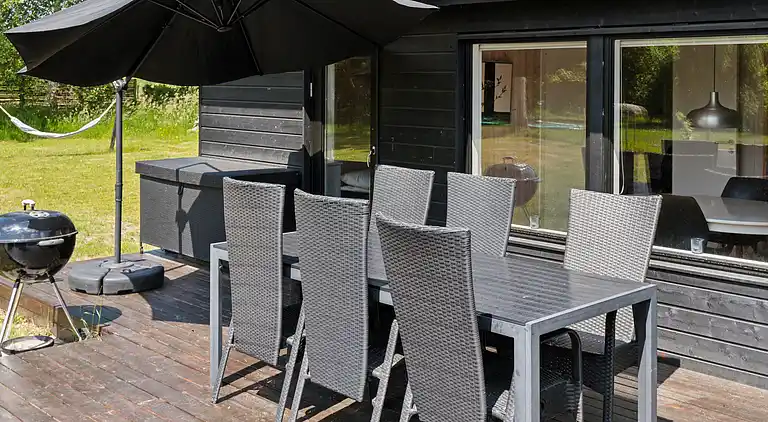 Lovely bright summer house in Marielyst