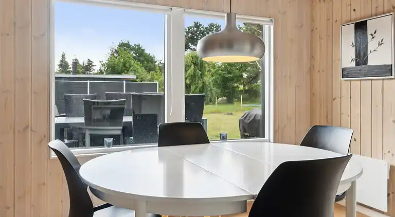 Lovely bright summer house in Marielyst
