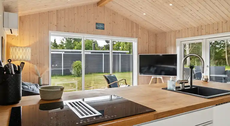 Lovely bright summer house in Marielyst