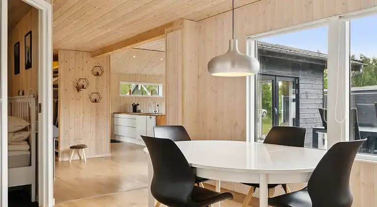 Lovely bright summer house in Marielyst