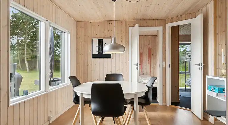 Lovely bright summer house in Marielyst