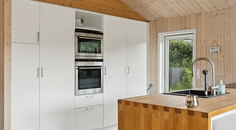 Lovely bright summer house in Marielyst