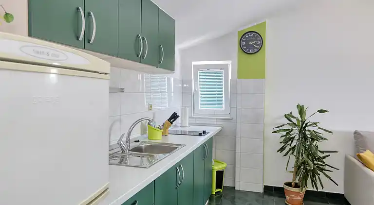 1-Zimmer-Ferienwohnung am Strand Jezera, Murter (A-796-d)