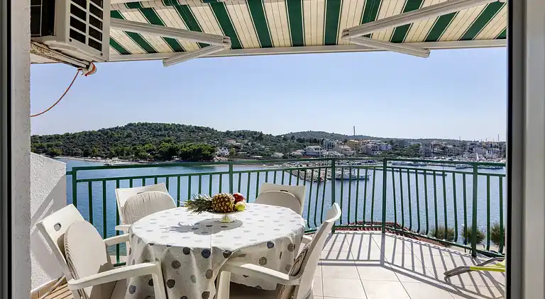 1-Zimmer-Ferienwohnung am Strand Jezera, Murter (A-796-d)