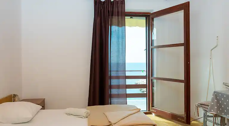 One bedroom apartment near beach Mandre, Pag (A-4101-a)