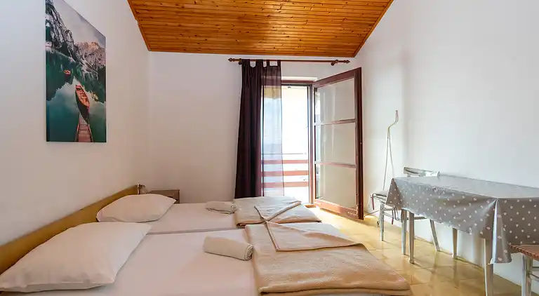 One bedroom apartment near beach Mandre, Pag (A-4101-a)