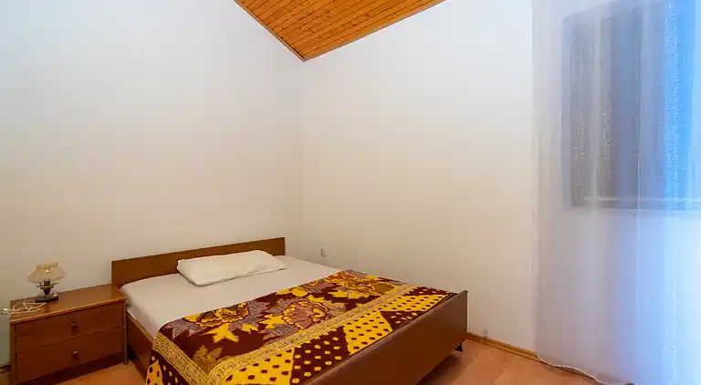 One bedroom apartment near beach Mandre, Pag (A-4101-a)