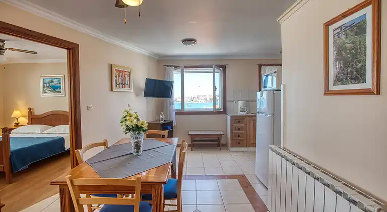 1-Zimmer-Ferienwohnung am Strand Brodarica (Sibenik)