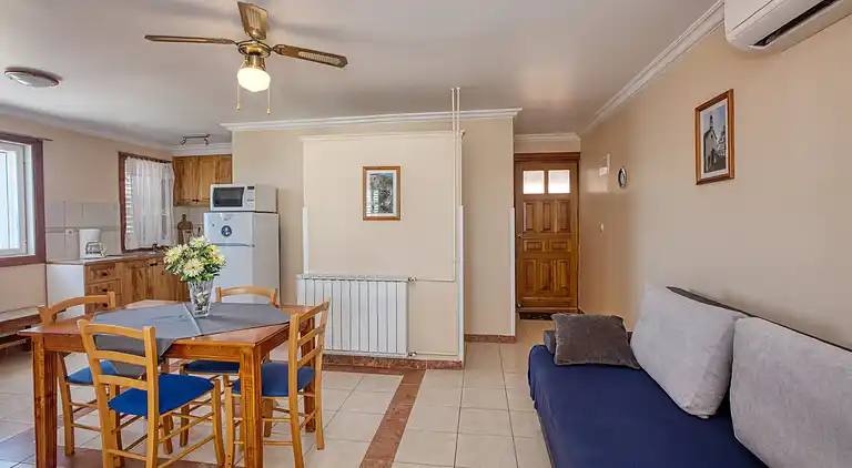 1-Zimmer-Ferienwohnung am Strand Brodarica (Sibenik)