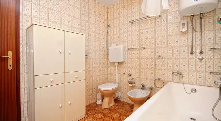 3-Zimmer-Haus mit Terrasse und Meerblick Seget Vranjica,