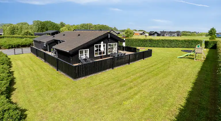 Flovt Strand – Fred og privat have