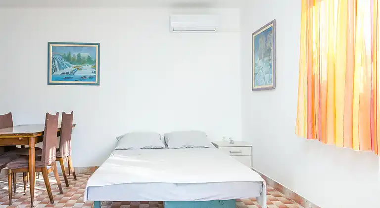 One bedroom apartment near beach Sevid, Trogir (A-4287-d)