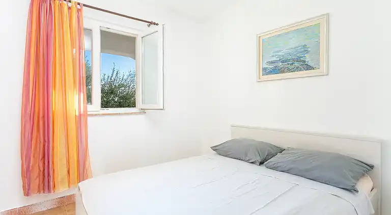 One bedroom apartment near beach Sevid, Trogir (A-4287-d)