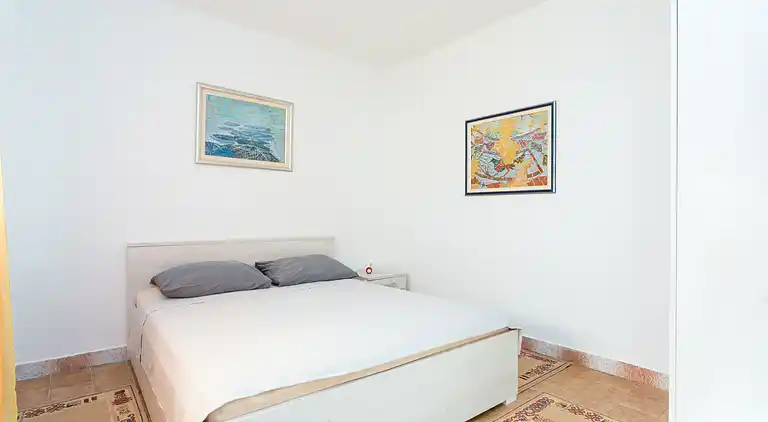 One bedroom apartment near beach Sevid, Trogir (A-4287-d)