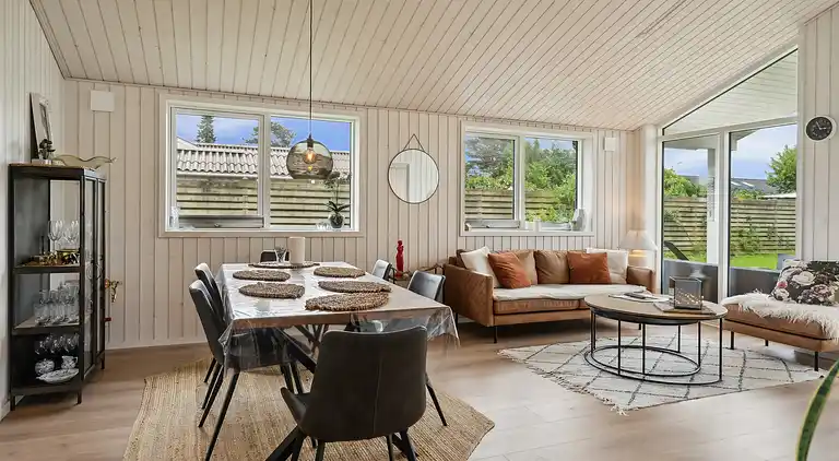 Gemütliches Sommerhaus am Wasser