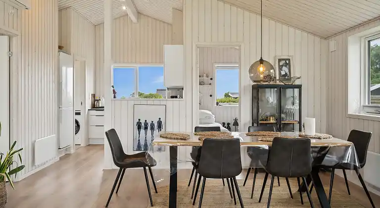 Gemütliches Sommerhaus am Wasser