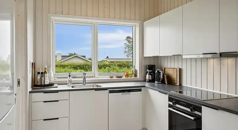 Gemütliches Sommerhaus am Wasser