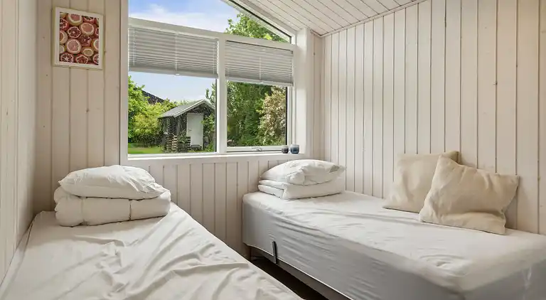 Gemütliches Sommerhaus am Wasser