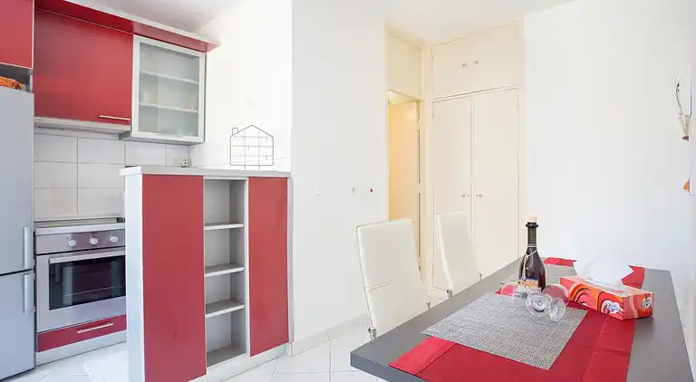 One bedroom apartment with air-conditioning Split