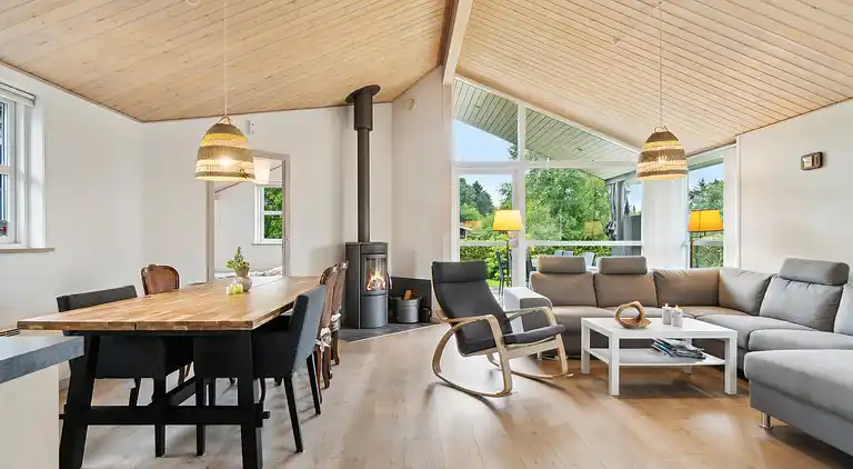 Skønt  feriehus. Spa/sauna,biloplader,Gudenå