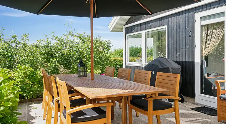 Skønt sommerhus med plads til 8 pers. og 2 hunde