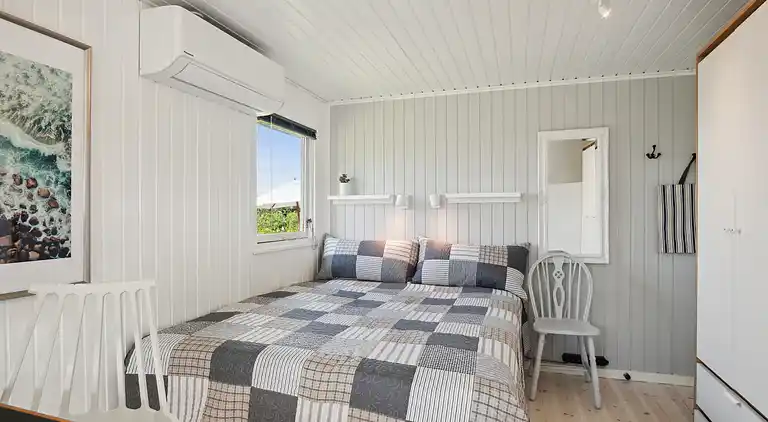 Skønt sommerhus med plads til 8 pers. og 2 hunde