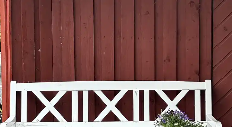 Hyggeligt sommerhus med vildmarksbad nær strand