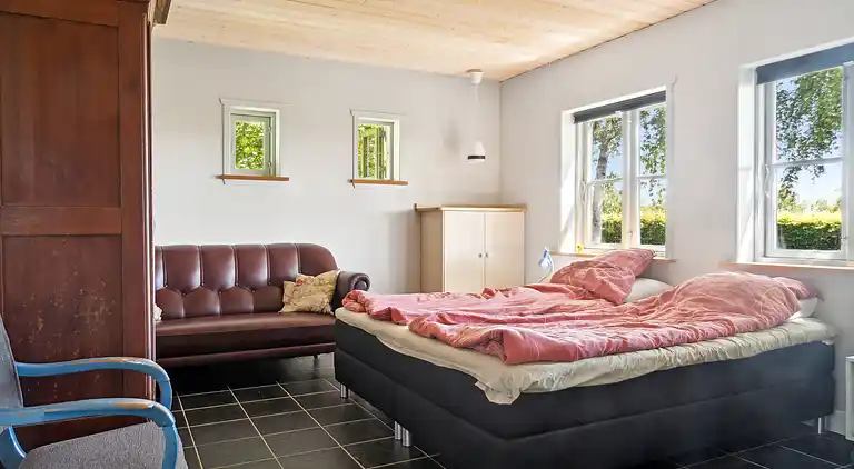 Helles Strandhaus nah am Meer und Outdoor