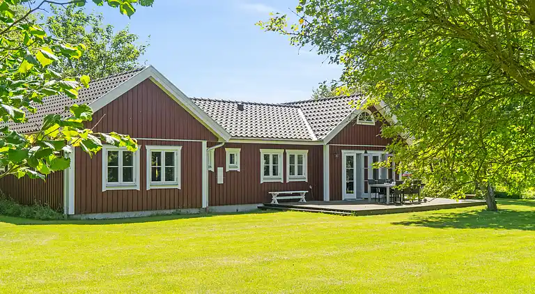 Helles Strandhaus nah am Meer und Outdoor