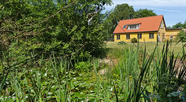 Moderne ferielejlighed  med hyggelige rammer