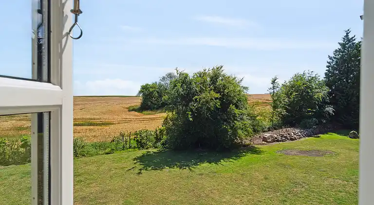 Moderne ferielejlighed  med hyggelige rammer