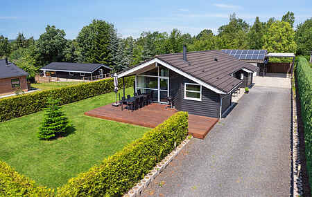 Luxury house. Spa/sauna, carcharger, river