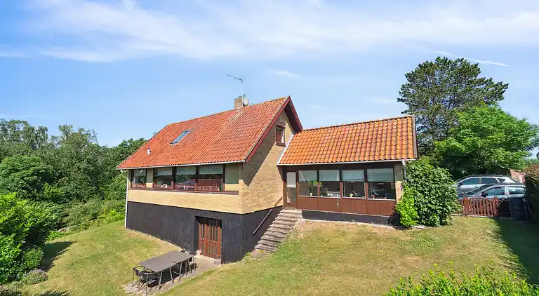 Gemütliches Haus in der Nähe von Wald und Küste