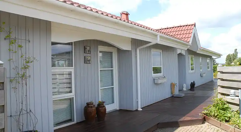 Vidunderlig udsigt over hav, marker og skov.