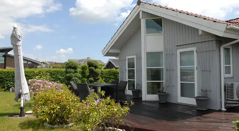 Vidunderlig udsigt over hav, marker og skov.