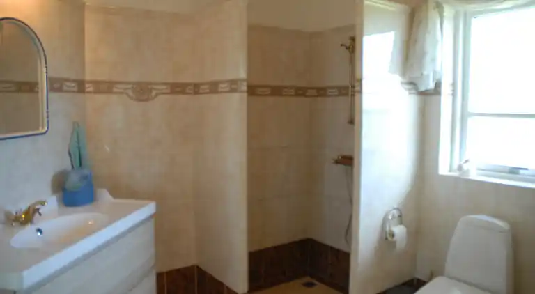 Vidunderlig udsigt over hav, marker og skov.