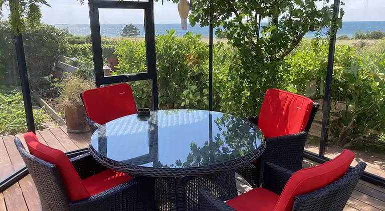 Vidunderlig udsigt over hav, marker og skov.