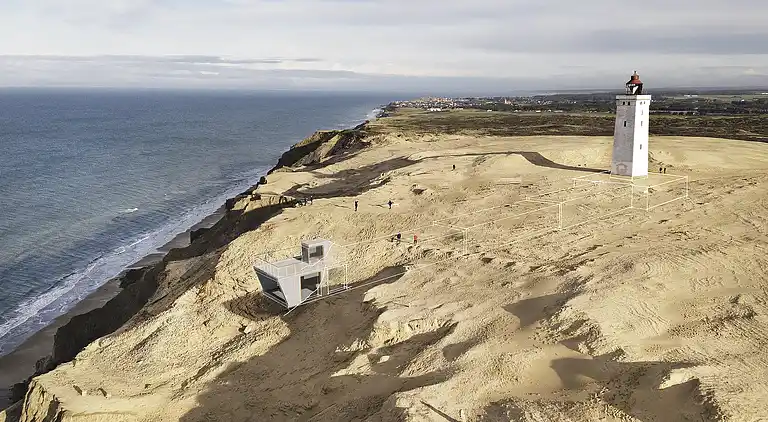 Unik beliggenhed på kæmpe solrig naturgrund 