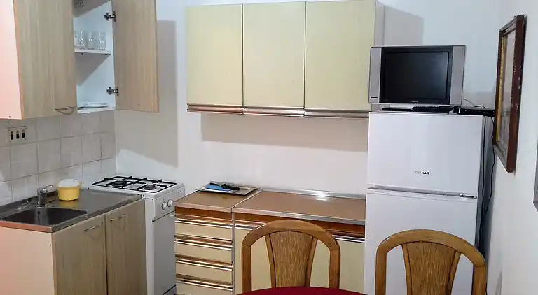 2-Zimmer-Ferienwohnung am Strand Zubovici, Pag (A-4125-d)