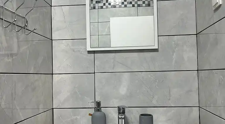 2-Zimmer-Ferienwohnung am Strand Potocnica, Pag (A-222-a)