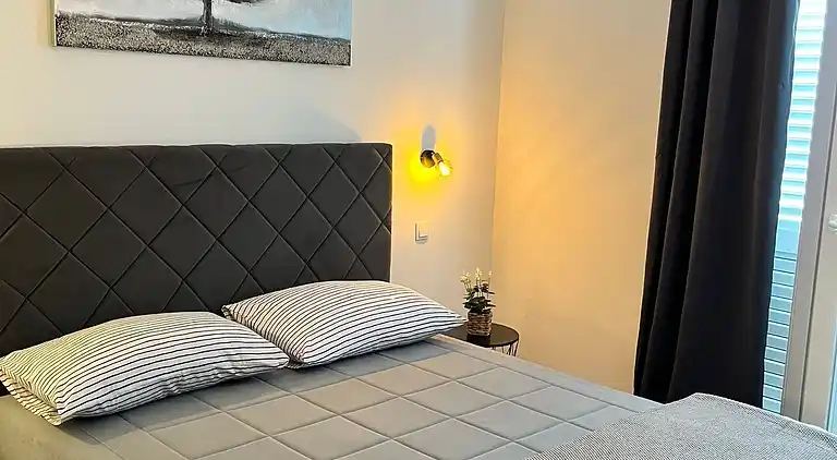 2-Zimmer-Ferienwohnung am Strand Potocnica, Pag (A-222-a)