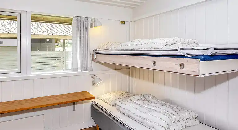 C-3 room,2 bathrooms,renovated