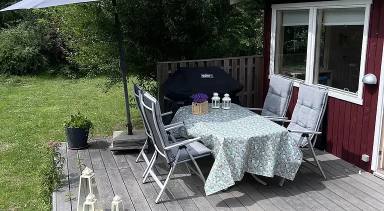 Hyggeligt sommerhus på ugenert grund