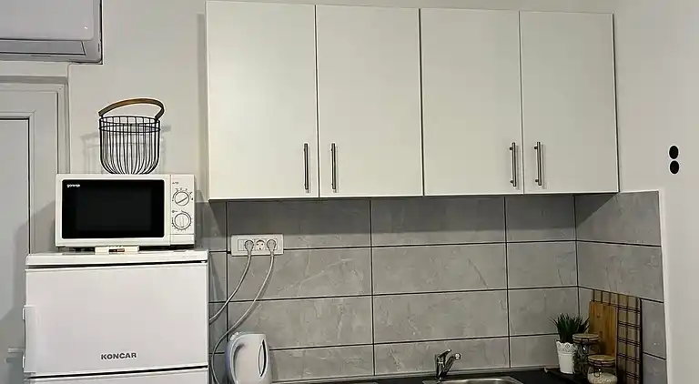 1-Zimmer-Ferienwohnung am Strand Potocnica, Pag (A-222-d)