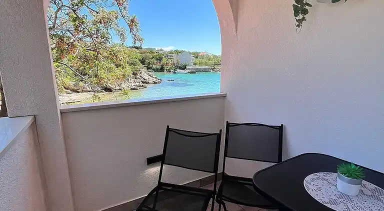 1-Zimmer-Ferienwohnung am Strand Potocnica, Pag (A-222-e)